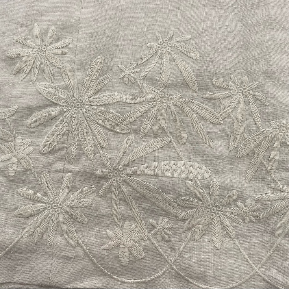Neiman Marcus Beige Blouse Floral 100% Linen Events Office Work Top Quiet Luxury - Picture 4 of 4